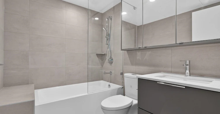503-2135 Springer Avenue, Burnaby, BC, V5B 0C1 - 2