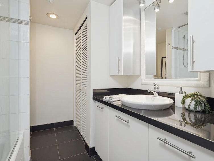 301-1502 Island Park Walk, Vancouver, BC, V6H 3Z8 - 21