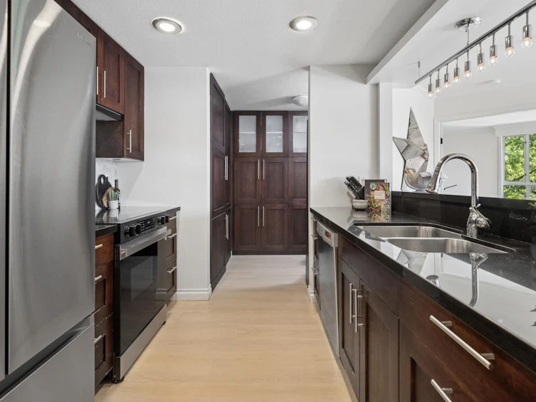 301-1502 Island Park Walk, Vancouver, BC, V6H 3Z8 - 13