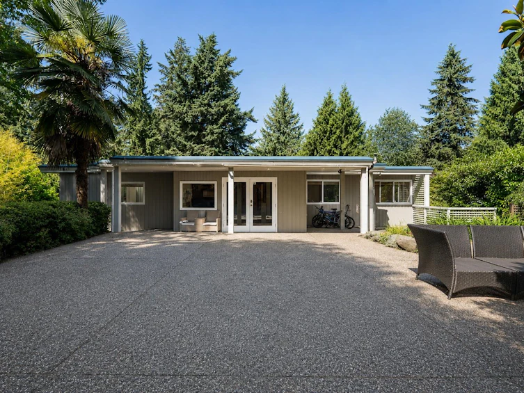 3841 Bayridge Avenue, West Vancouver, BC, V7V 3J3 - 38