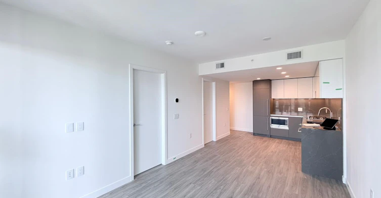 3701-2135 Springer Avenue, Burnaby, BC, V5B 0C1 - 3