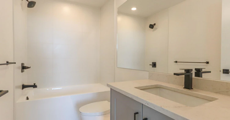 411-17783 56a Avenue, Surrey, BC, V3S 1G4 - 4