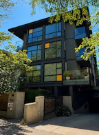 201 562 E 7th Avenue