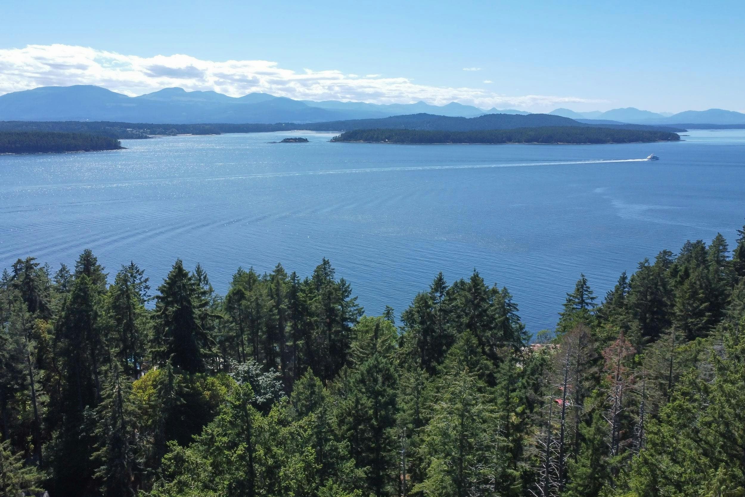 790 Devina Drive, Galiano Island, BC, V0N 1P0
