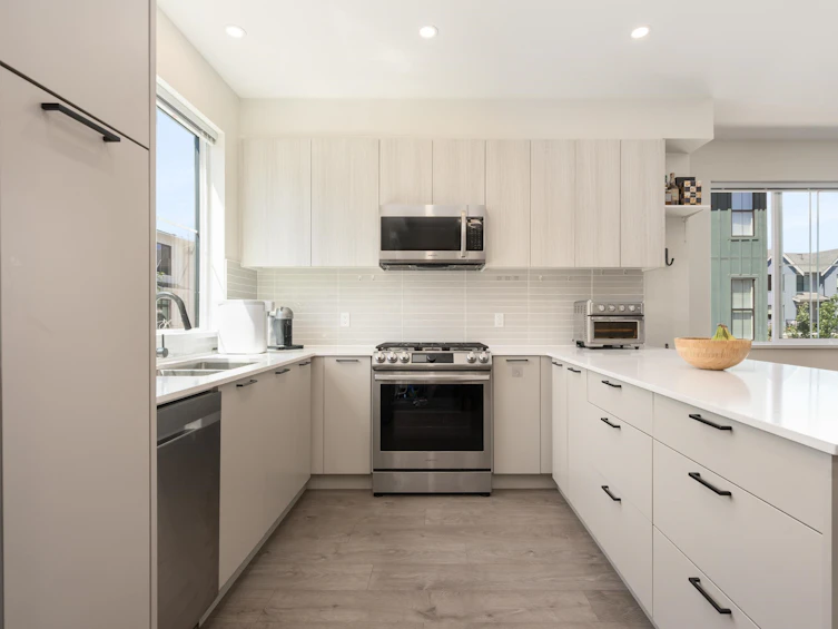 82-488 Furness Street, New Westminster, BC, V3M 0M1 - 3