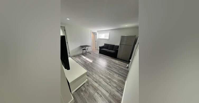 348 Laurentian Crescent, Coquitlam, BC, V3K 1Y4 - 2