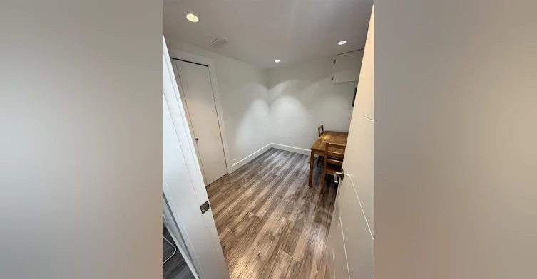 348 Laurentian Crescent, Coquitlam, BC, V3K 1Y4 - 8