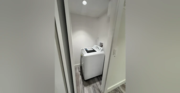 348 Laurentian Crescent, Coquitlam, BC, V3K 1Y4 - 3