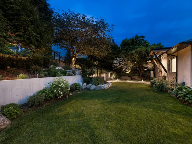 255 Sandringham Crescent, North Vancouver, BC, V7N 2R7 - 4