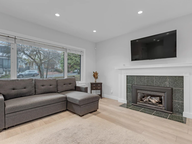 409 W 27th Street, North Vancouver, BC, V7N 2H7 - 8