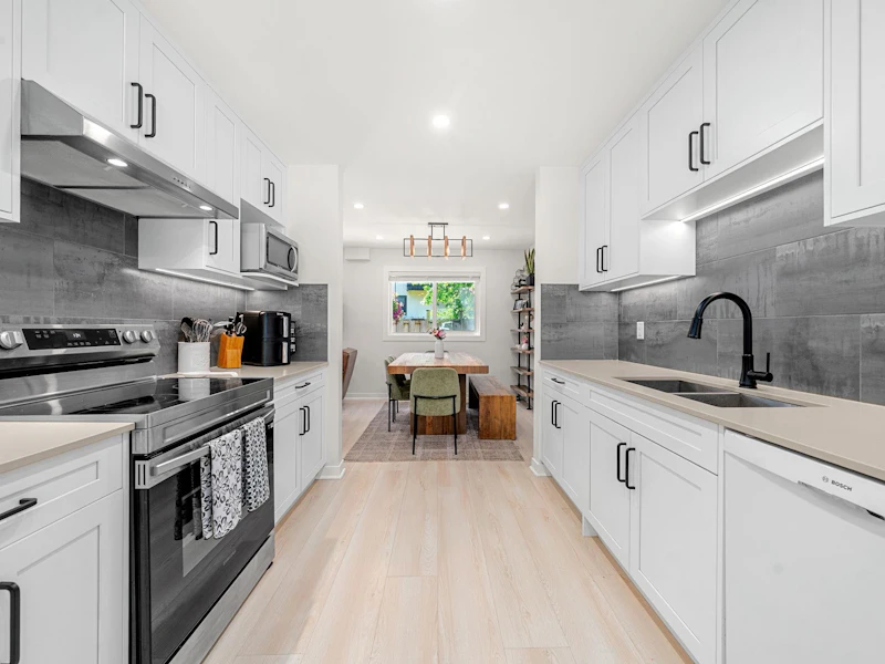1206 Premier Street, North Vancouver BC V7J 2H4