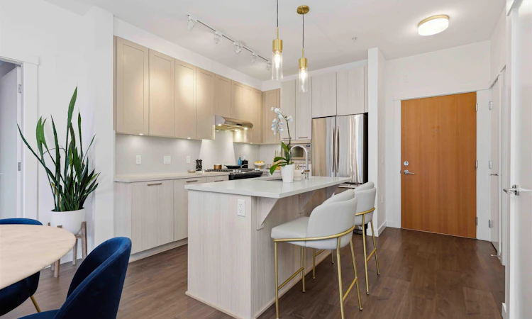 409-123 W 1st Street