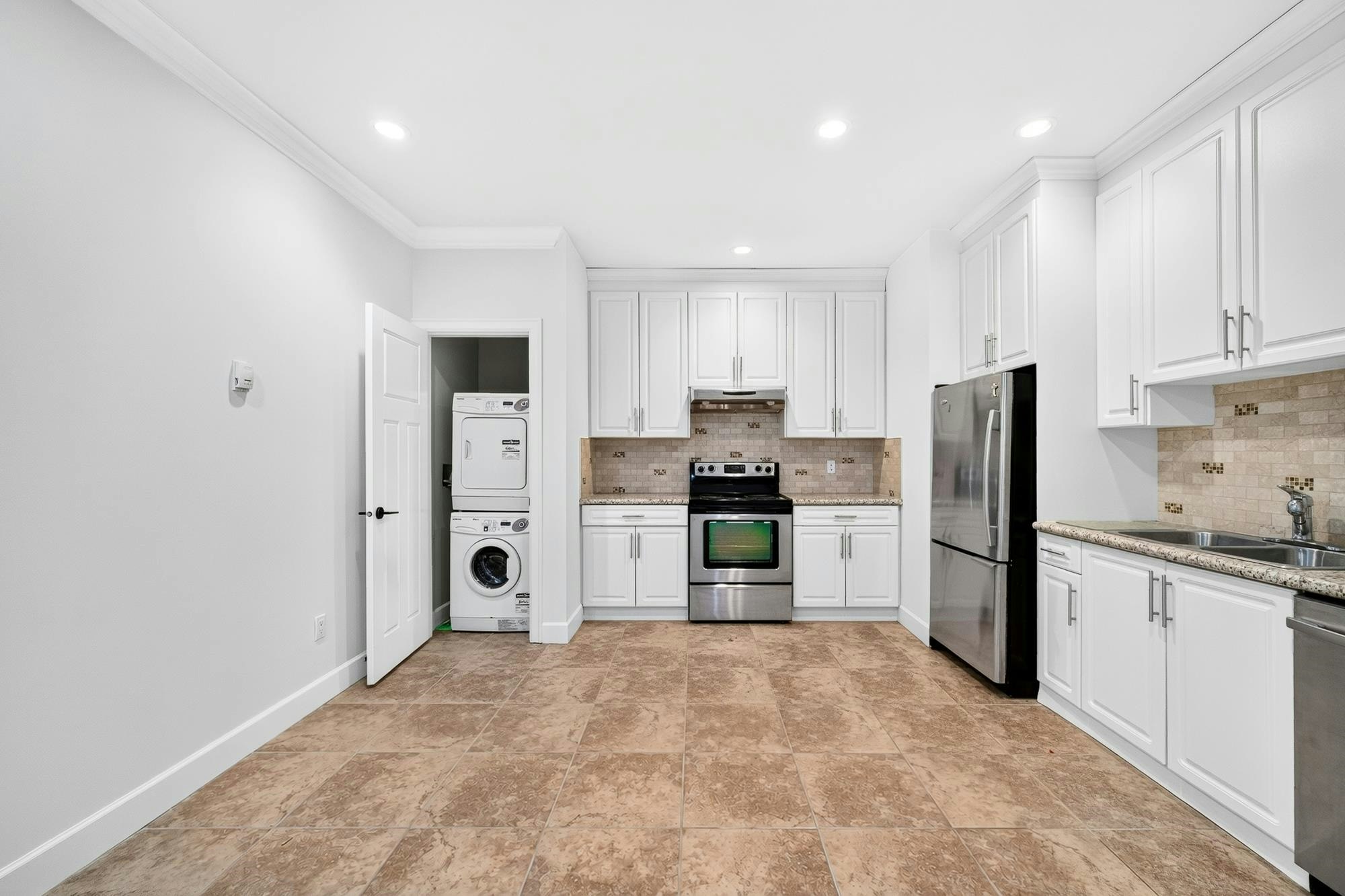 7440 Kraft Crescent, Burnaby, BC, V5A 1Z5 - 30