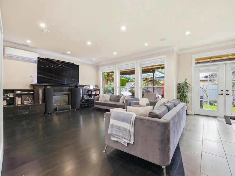 7440 Kraft Crescent, Burnaby, BC, V5A 1Z5 - 7