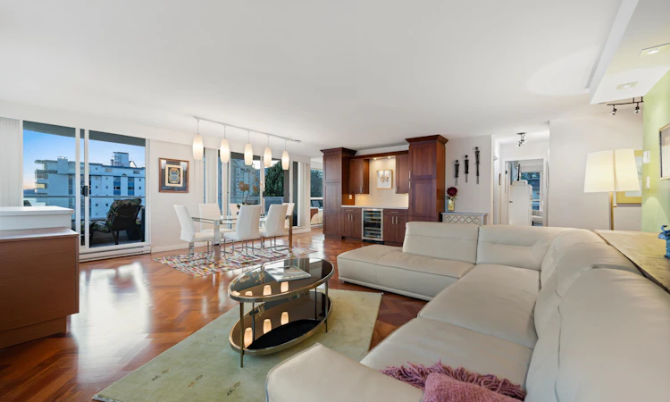 503-2203 Bellevue Avenue