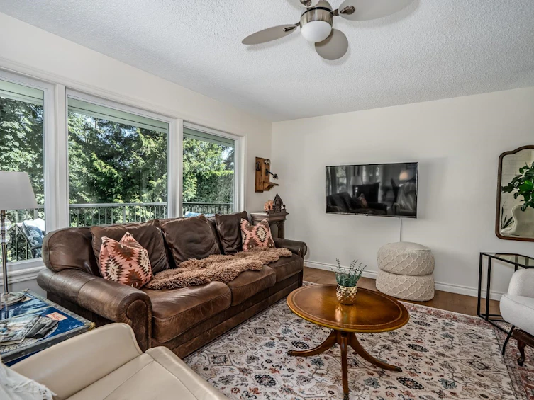 34899 High Drive, Abbotsford, BC, V2S 2X7 - 2
