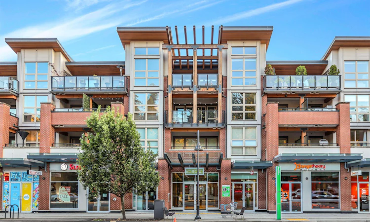 204-1177 Marine Drive