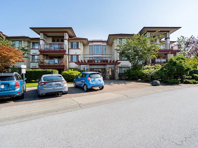 204-16469 64 Avenue - 4