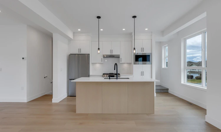 22-30501 Robin Drive