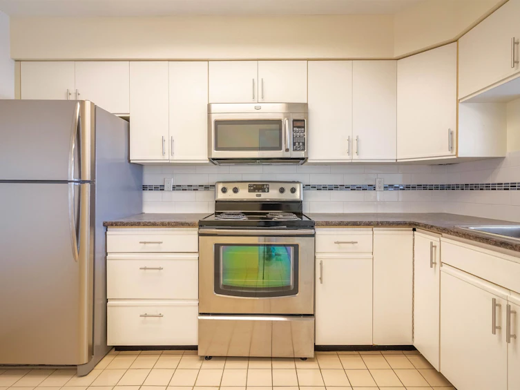 907-6055 Nelson Avenue, Burnaby, BC, V5H 4L4 - 8