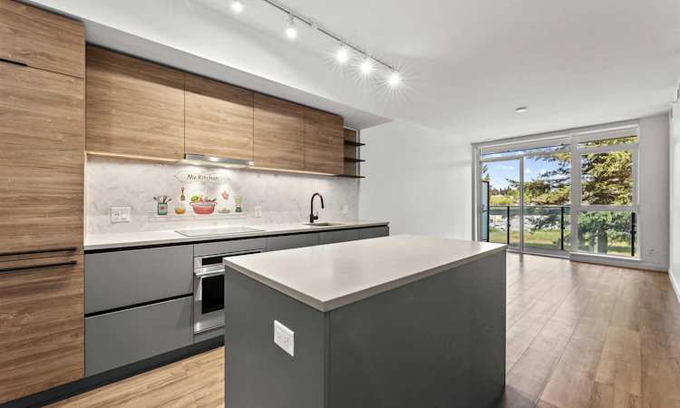 307-13428 105 Avenue