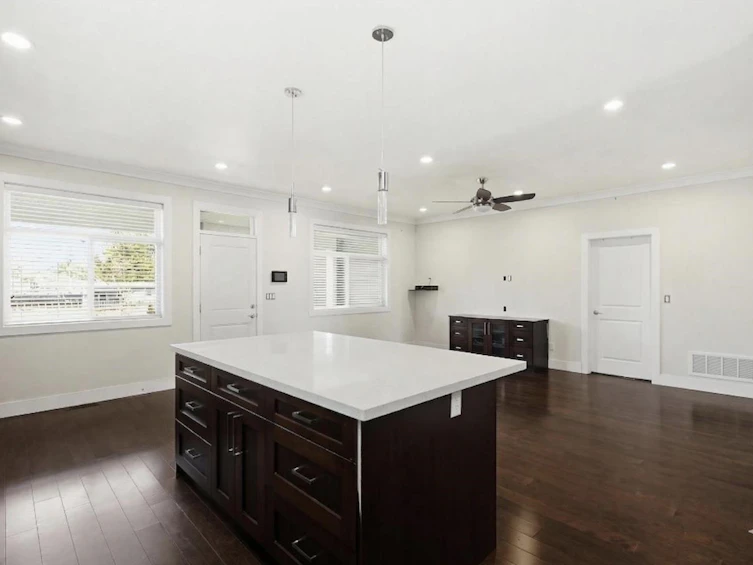 32141 Hillcrest Avenue, Mission, BC, V2V 1L3 - 4