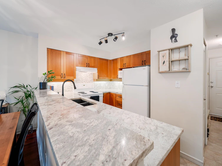 202-3727 W 10th Avenue, Vancouver, BC, V6R 2G5 - 8