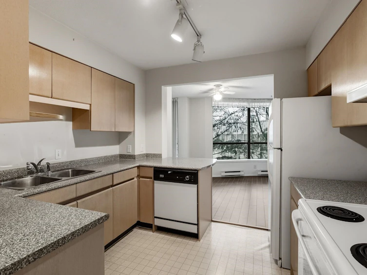 305-8811 Lansdowne Road, Richmond, BC, V6X 3T4 - 10