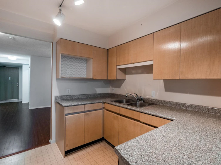 305-8811 Lansdowne Road, Richmond, BC, V6X 3T4 - 12