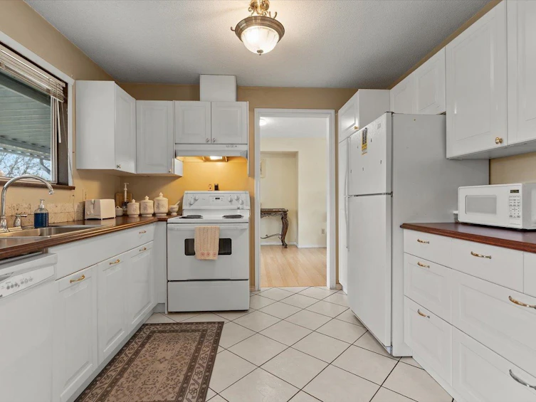 3180 Coronation Court, Abbotsford, BC, V2T 4J7 - 7