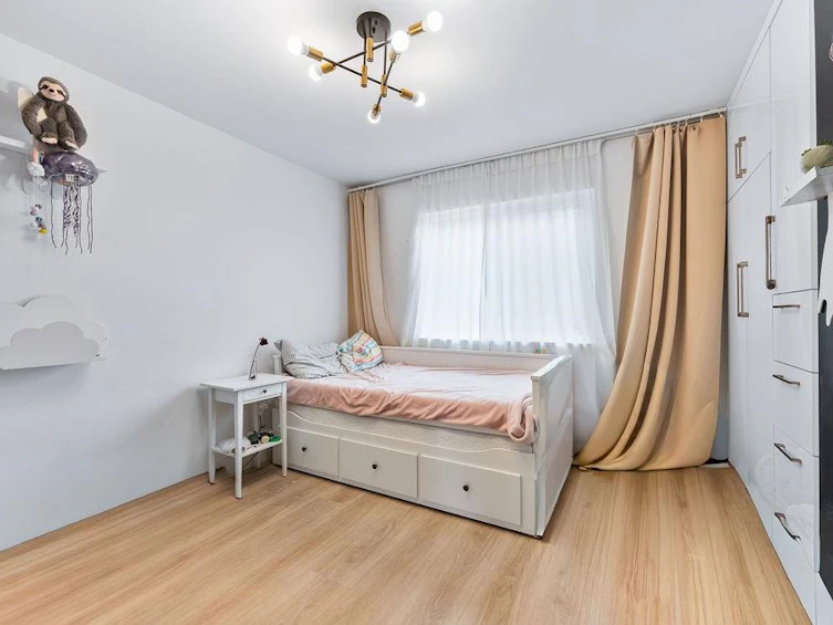 14180 Kindersley Drive, Surrey, BC, V3R 5P5 - 16