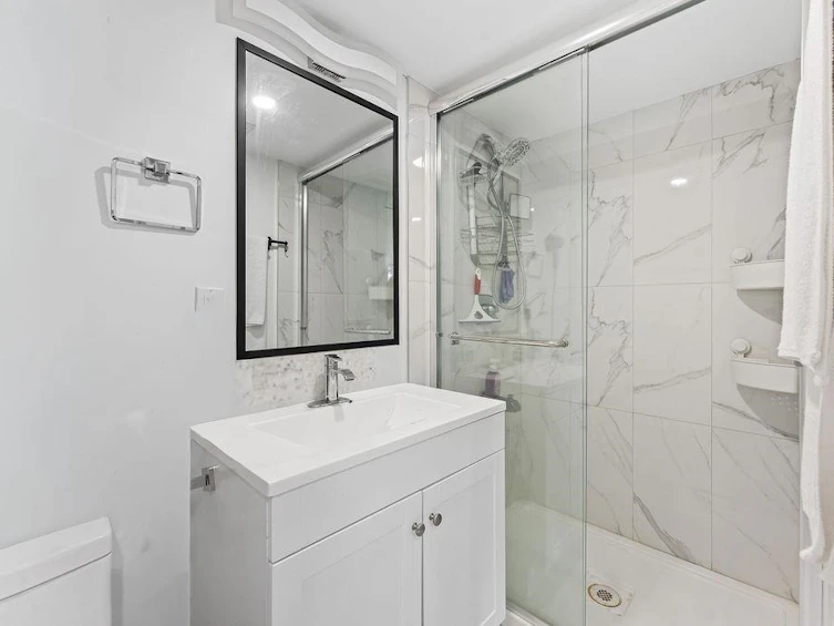 14180 Kindersley Drive, Surrey, BC, V3R 5P5 - 23