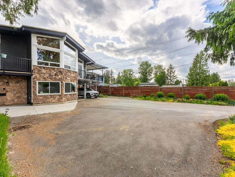 14180 Kindersley Drive, Surrey, BC, V3R 5P5 - 40