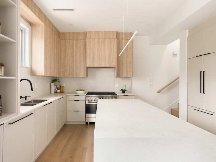 102-1132 Madore Avenue, Coquitlam, BC, V3K 3B9 - 3