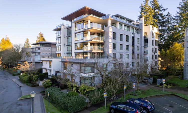 112-5958 Iona Drive