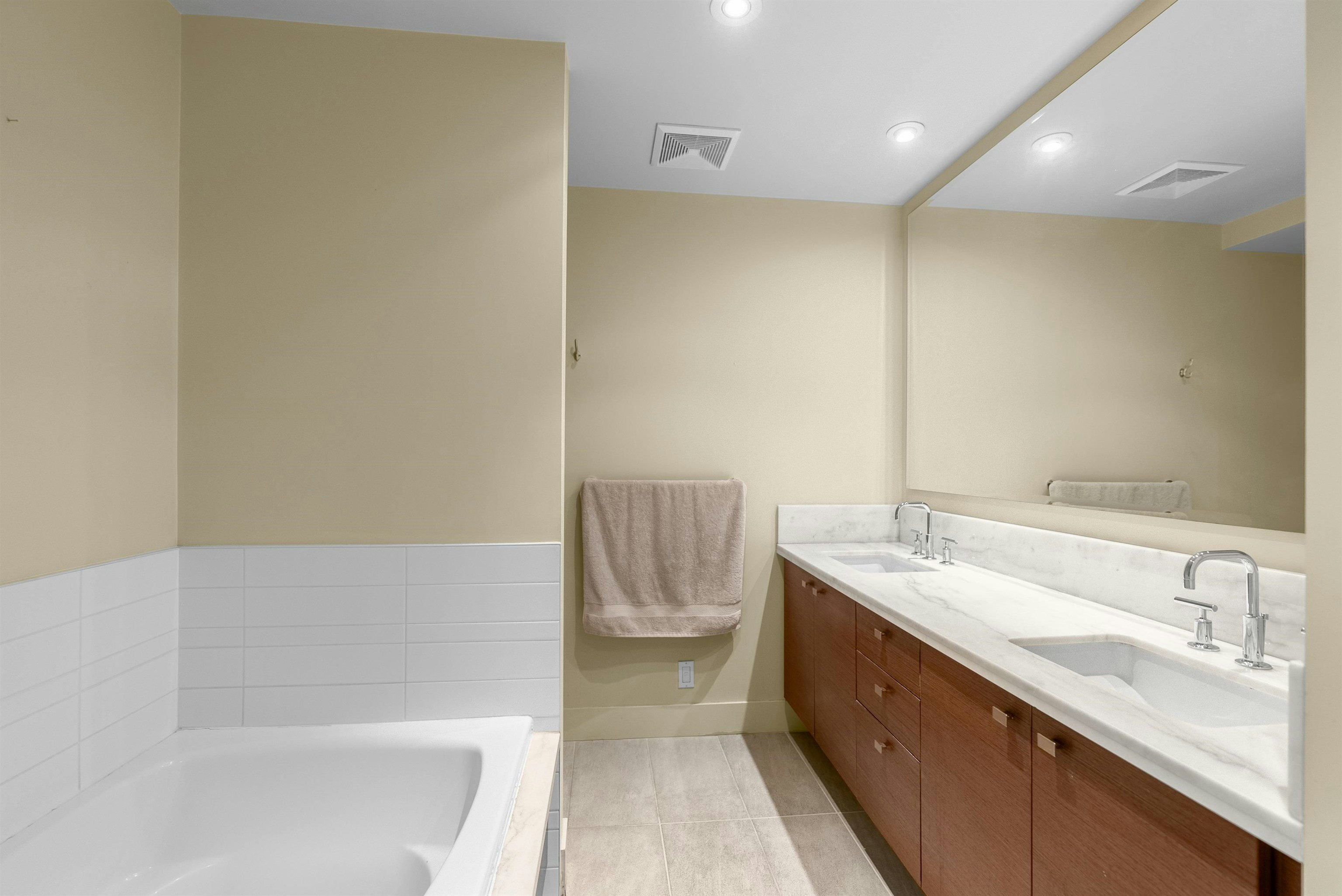 112-5958 Iona Drive, Vancouver, BC, V6T 2L2 - 16