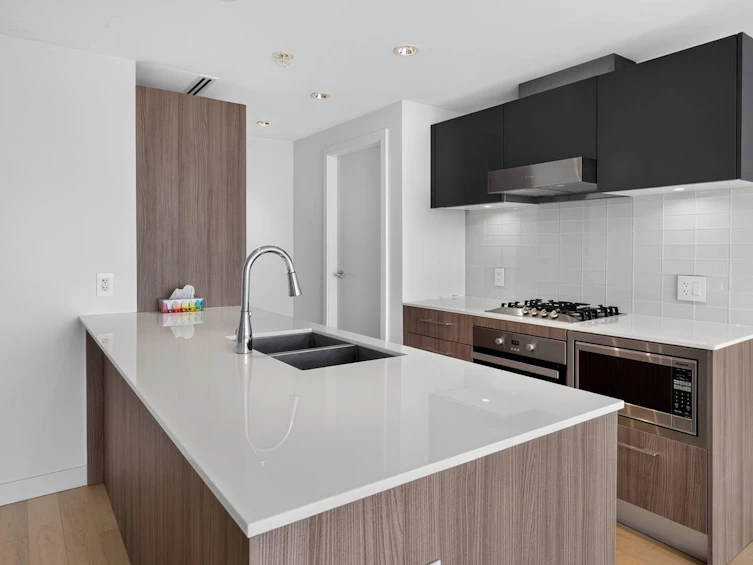 906-2221 E 30th Avenue, Vancouver, BC, V5N 0G6 - 6