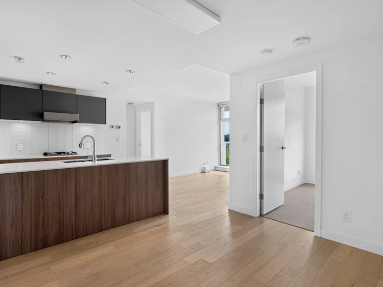 906-2221 E 30th Avenue, Vancouver, BC, V5N 0G6 - 3