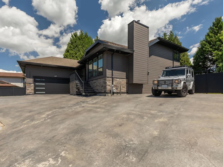 12060 202 Street, Maple Ridge, BC, V2X 8X5 - 2