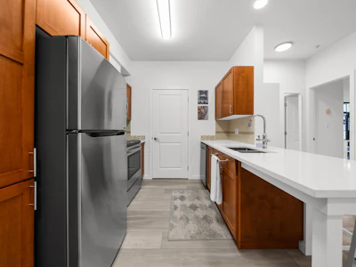 418-33318 E Bourquin Crescent - 5