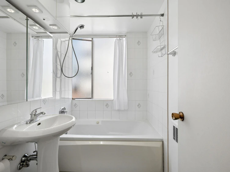 401-1315 Cardero Street, Vancouver, BC, V6G 2J2 - 22
