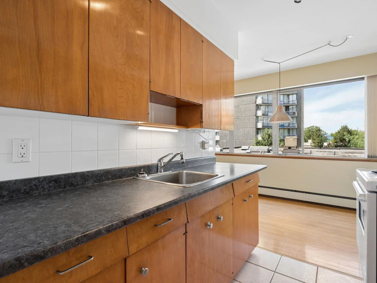 401-1315 Cardero Street, Vancouver, BC, V6G 2J2 - 17