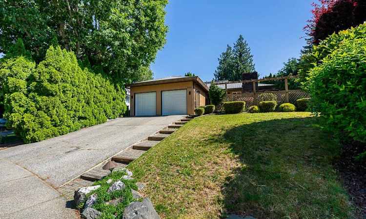 3762 Nanaimo Crescent