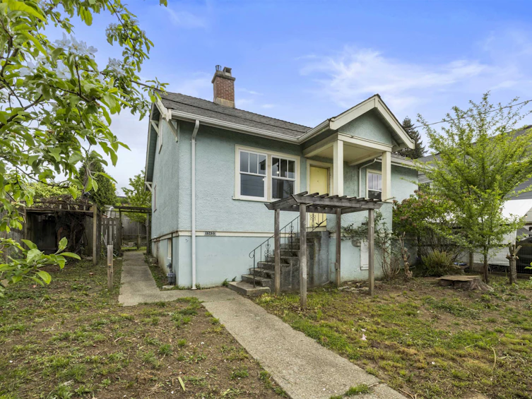 33433 3 Avenue, Mission, BC, V2V 1P3 - 2