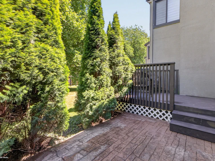 8557 Woodridge Place, Burnaby, BC, V5A 4B3 - 26