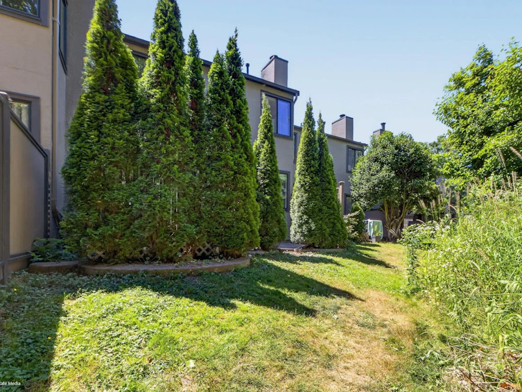 8557 Woodridge Place, Burnaby, BC, V5A 4B3 - 27