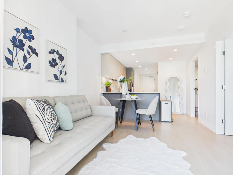 805-13745 George Junction, Surrey, BC, V3T 0V8 - 3