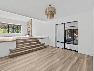 3316 140 Street - 4