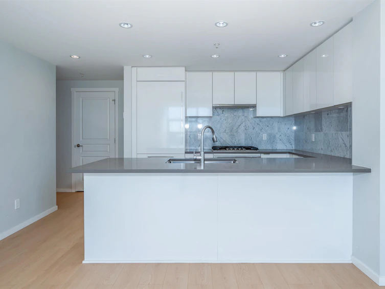 3603-5883 Barker Avenue, Burnaby, BC, V5H 2M8 - 2