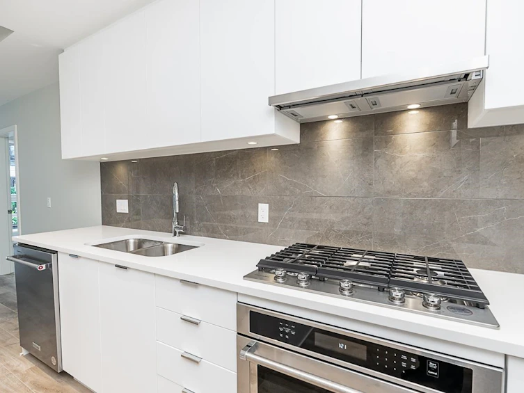 202-615 Cottonwood Avenue, Coquitlam, BC, V3J 2S5 - 9